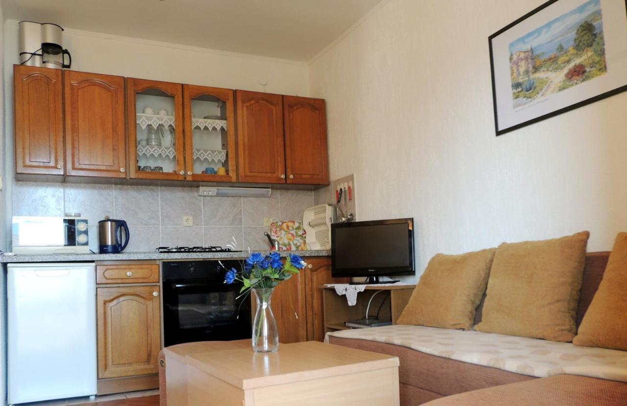Apartman Husic Паг Екстериор снимка