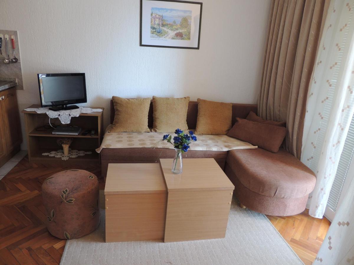 Apartman Husic Паг Екстериор снимка