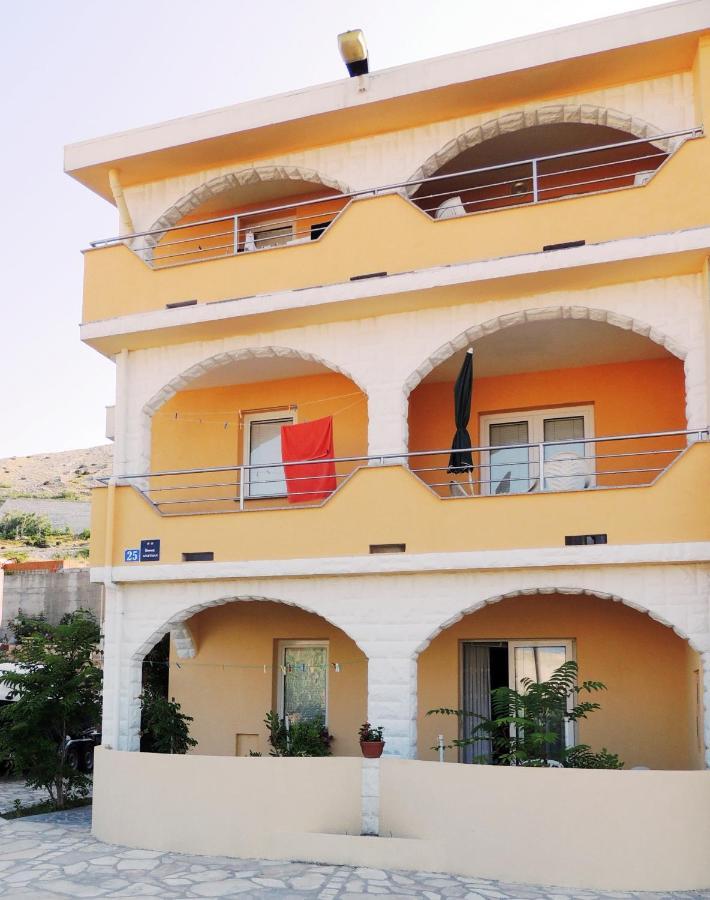 Apartman Husic Паг Екстериор снимка