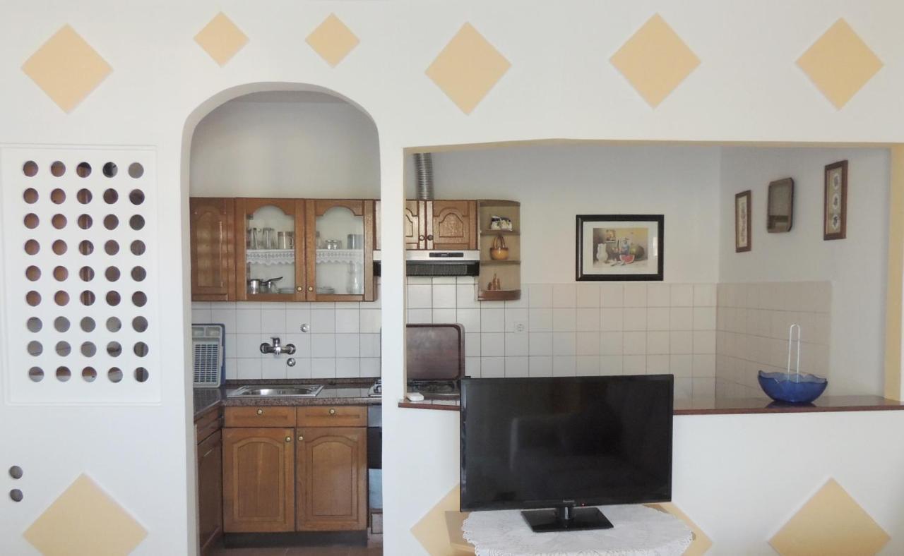 Apartman Husic Паг Екстериор снимка