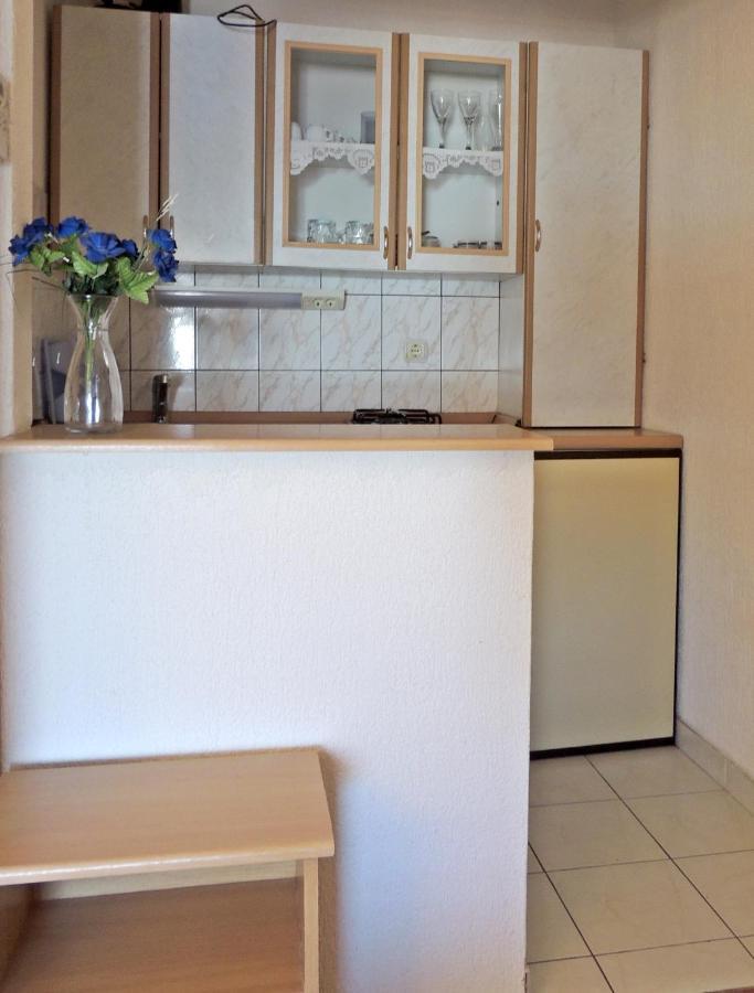 Apartman Husic Паг Екстериор снимка