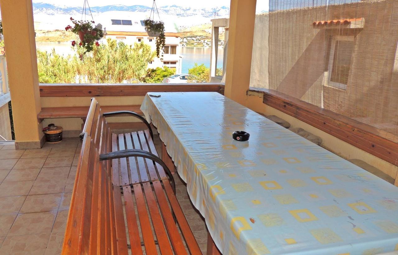 Apartman Husic Паг Екстериор снимка