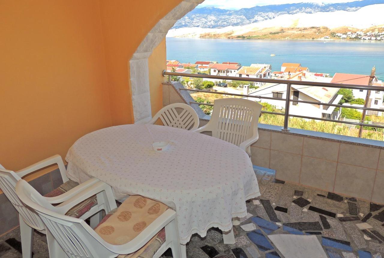 Apartman Husic Паг Екстериор снимка
