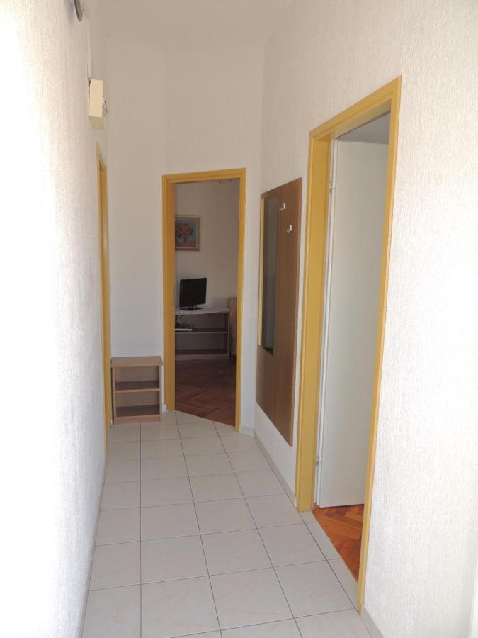 Apartman Husic Паг Екстериор снимка