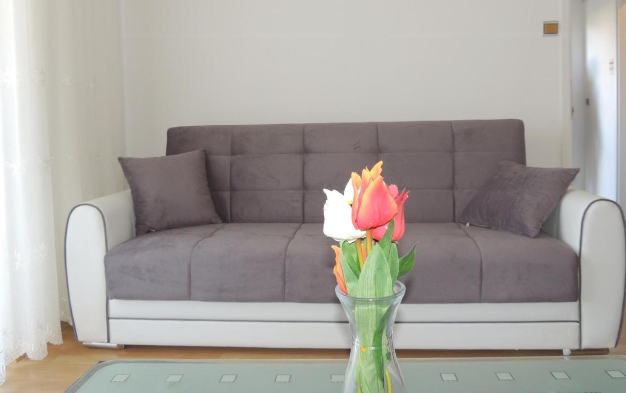 Apartman Husic Паг Екстериор снимка
