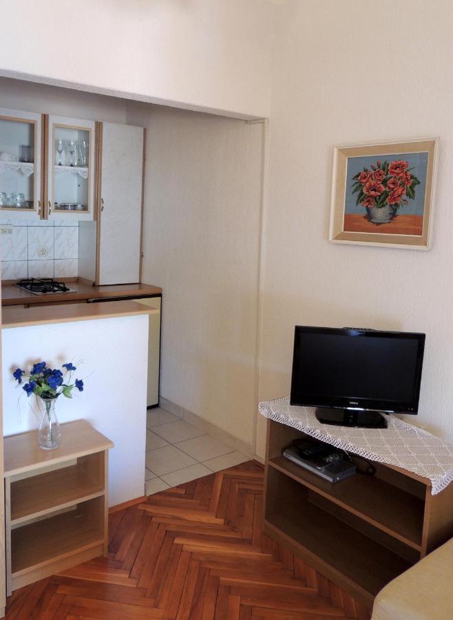 Apartman Husic Паг Екстериор снимка