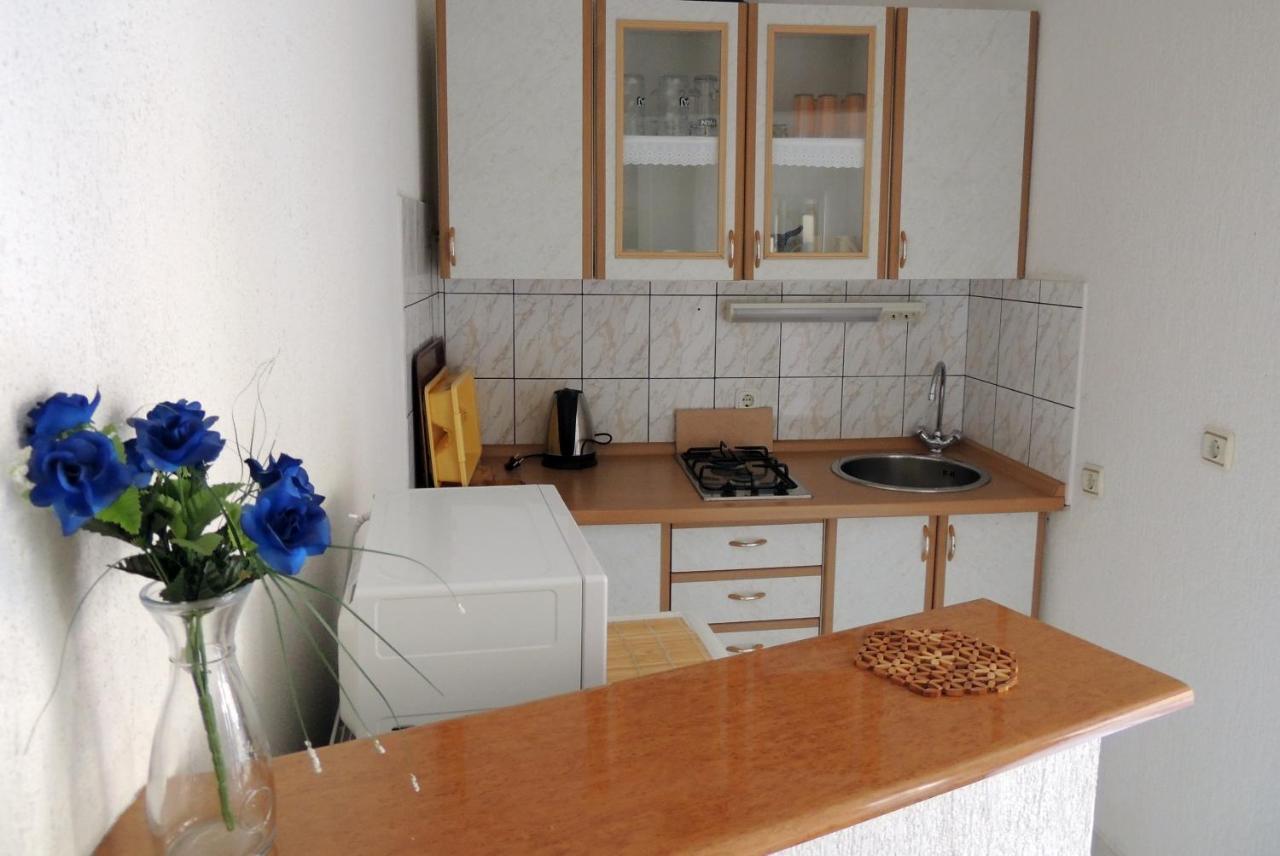Apartman Husic Паг Екстериор снимка