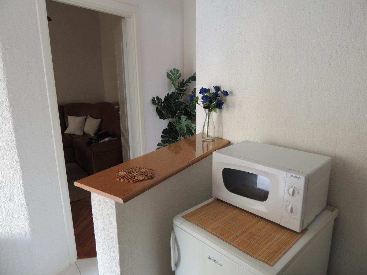 Apartman Husic Паг Екстериор снимка