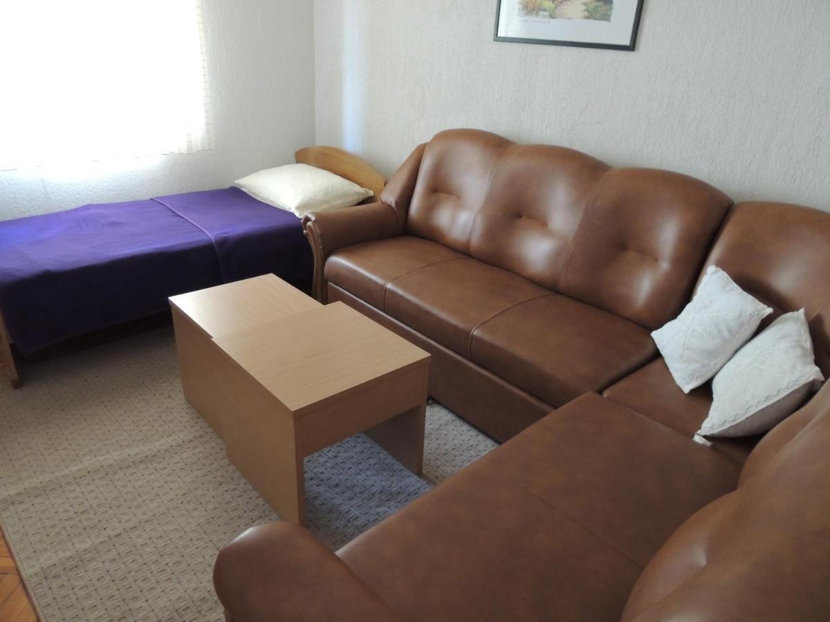 Apartman Husic Паг Екстериор снимка