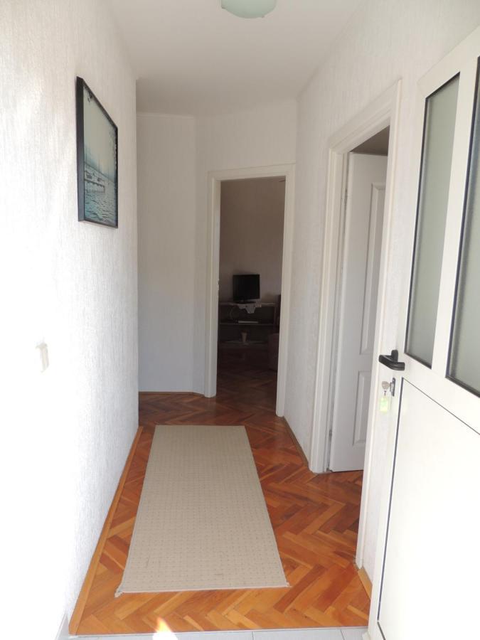 Apartman Husic Паг Екстериор снимка